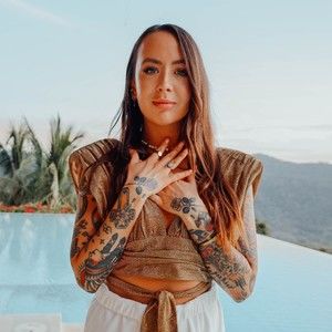 Meet your Posher, Helle